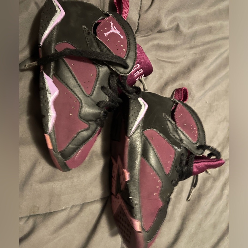 Girls plum and black, size 9, Nike Air Jordan, shoes GUC